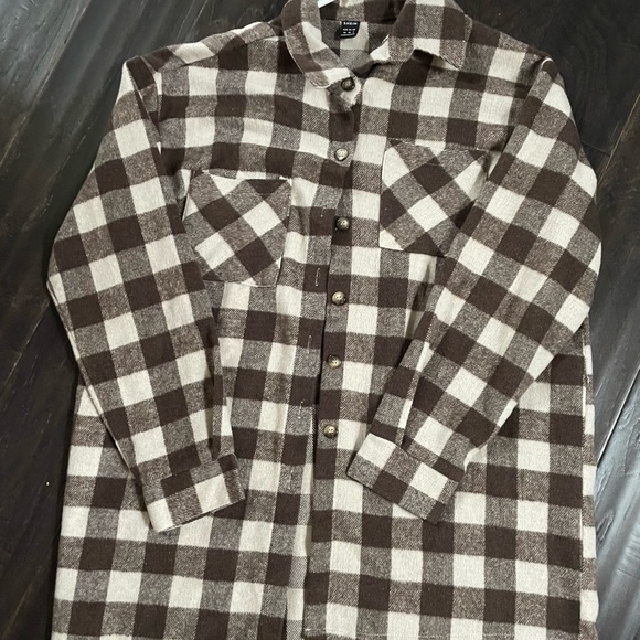 NWOT Plaid print overcoat - Picture 7 of 7
